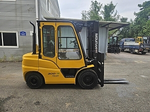 중고지게차 현대 포렉스 30D-9 디젤 3톤 3단 지게차(3단, 캐빈, 봉타입 편개식자동발, 통타이어)