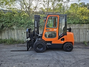 중고지게차 두산 D30S-5 디젤 3톤 힌지드 지게차(더블 통타이어, 캐빈)