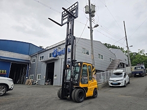 특A급 현대 3톤 3단 더블 17년식 자동발 캐빈 2400만원 디젤지게차