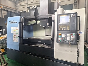 두산 5.7호 머시닝센터 DNM5700 중고머시닝센타