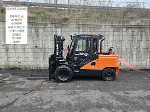 중고지게차 두산 D50SE-7 디젤 5톤 3단 지게차 (듀얼 3단마스트, 캐빈, 편개식 자동발, 냉/난방, 안전장치)